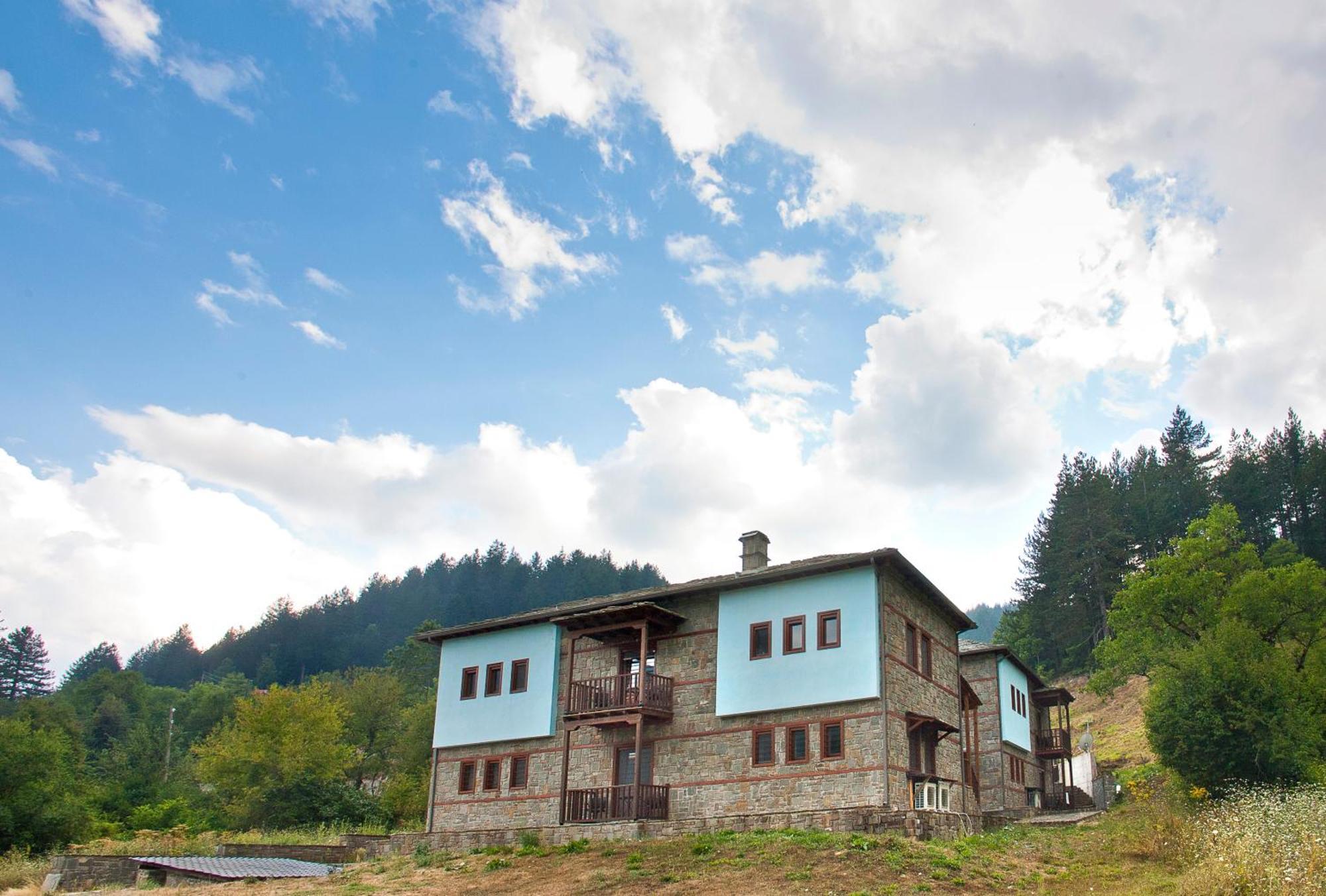 ווֹבוסה Kerasies Guesthouse מראה חיצוני תמונה